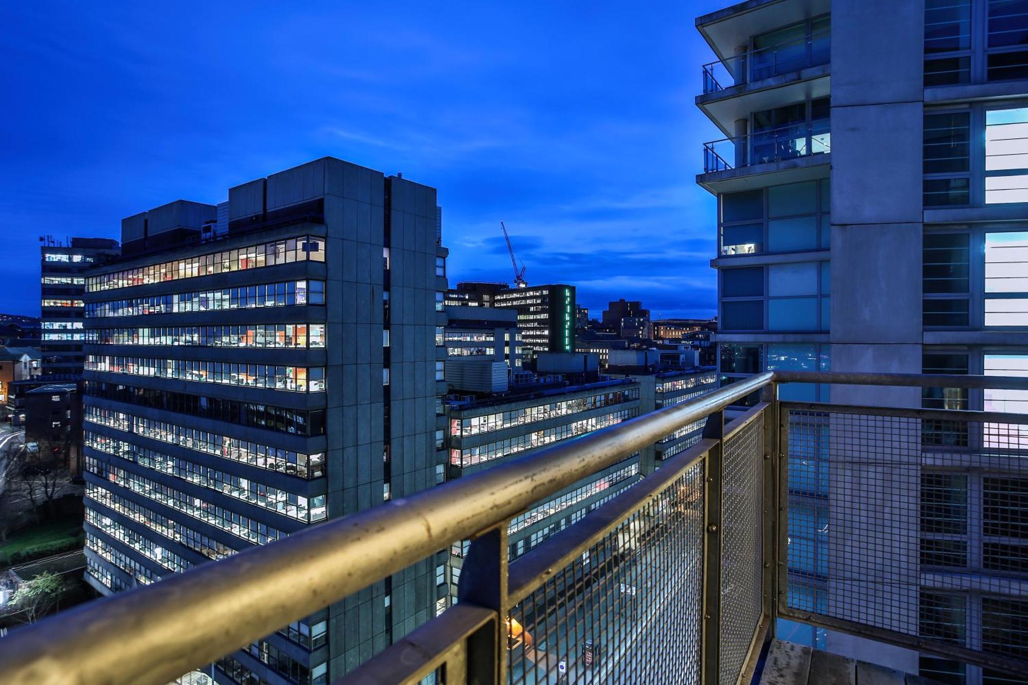 Skyview Apartment By Noknokstay - City Centre With Parking - Group, Family, Business Sheffield Exterior foto