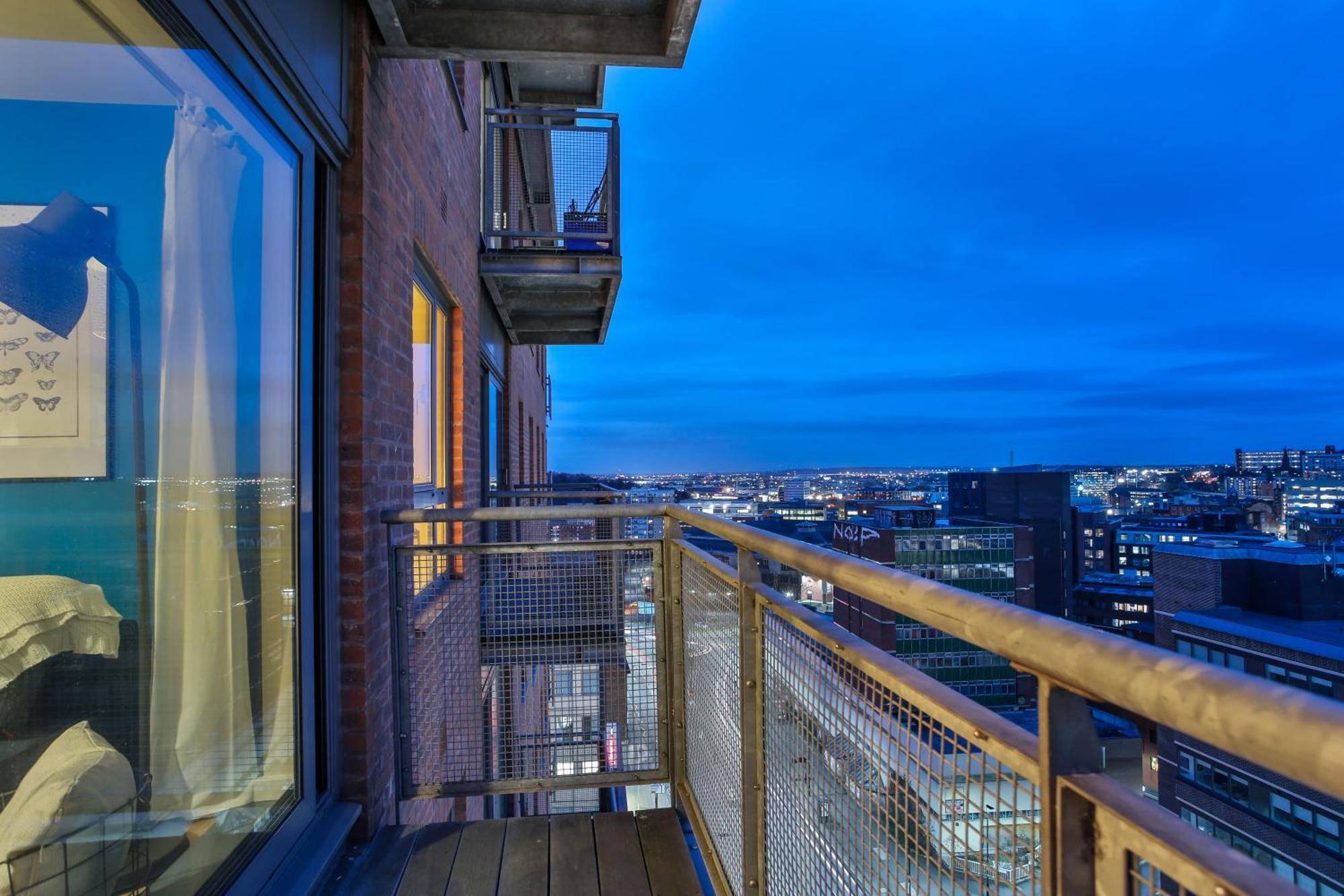 Skyview Apartment By Noknokstay - City Centre With Parking - Group, Family, Business Sheffield Exterior foto